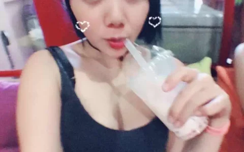 下药迷玩丰满甜美型学生妹，射在嘴边 [1v+1.4G][百度盘]