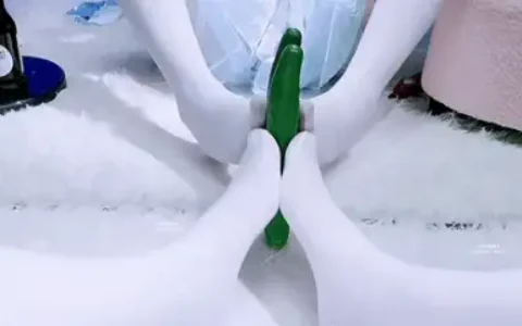 足控福利：抖音网红cos少司缘/瑶/大耳狗之梦丝袜足交假鸡巴 [32V+618MB][百度盘]
