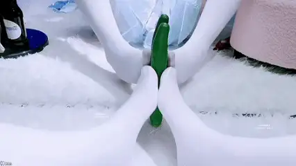 足控福利：抖音网红cos少司缘/瑶/大耳狗之梦丝袜足交假鸡巴 - 细节图1