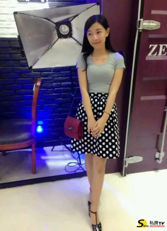 奈子超棒的护校妹子被下药迷玩 - 细节图1