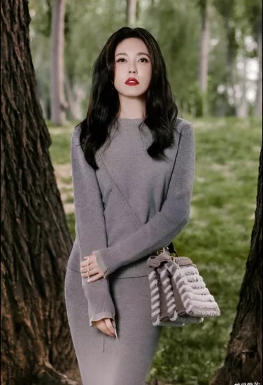 曾黎 ：女人如美酒年份越长越有味道 - 细节图3