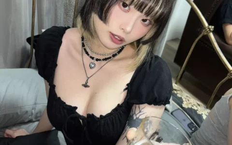 香港网红Jiana Kwok(茶々) Patreon 最新高级会员福利 [4v+306p+1.5G][百度盘]