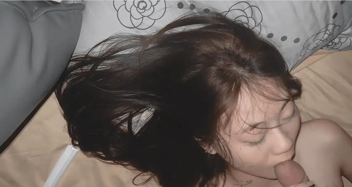 高颜值女大长得挺不错还穿黑丝啪啪 - 细节图3