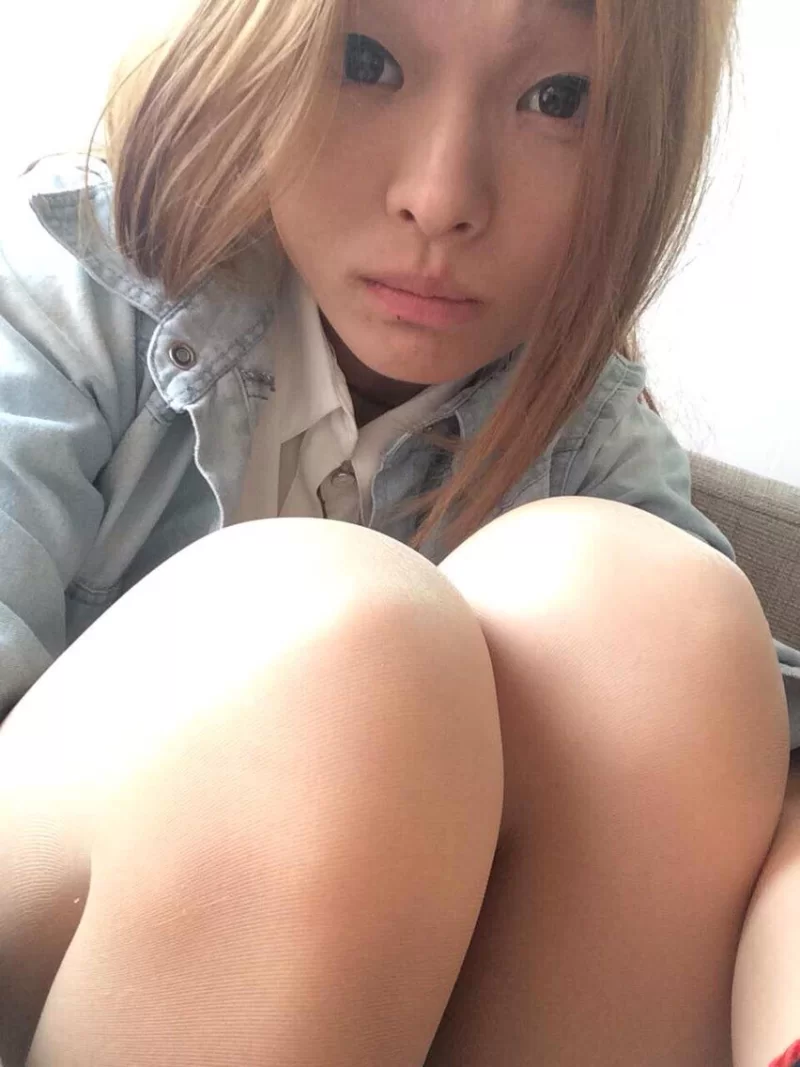 震撼发售广东电子厂93年妹子李馨被男友迷玩翻眼曝光流出 - 细节图1