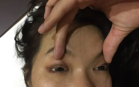 国内最牛巨作！黑丝美脚超长美腿气质美女被下药后随意... [1v+3.46G][百度盘]