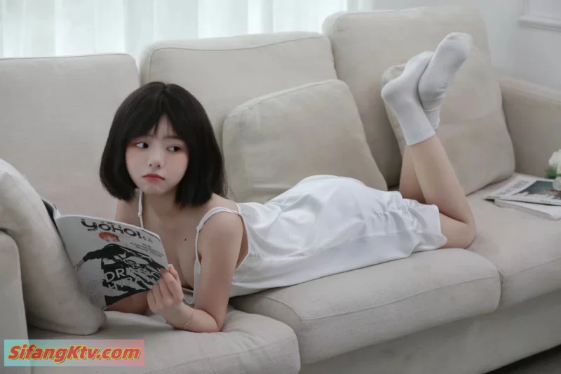 童颜巨乳反差婊李月私密视频被男朋友泄密 圆圆的可爱脸… - 细节图2