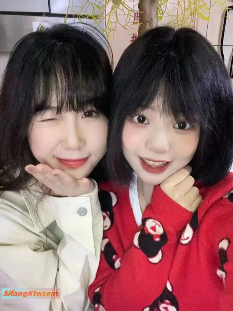 童颜巨乳反差婊李月私密视频被男朋友泄密 圆圆的可爱脸… - 细节图5