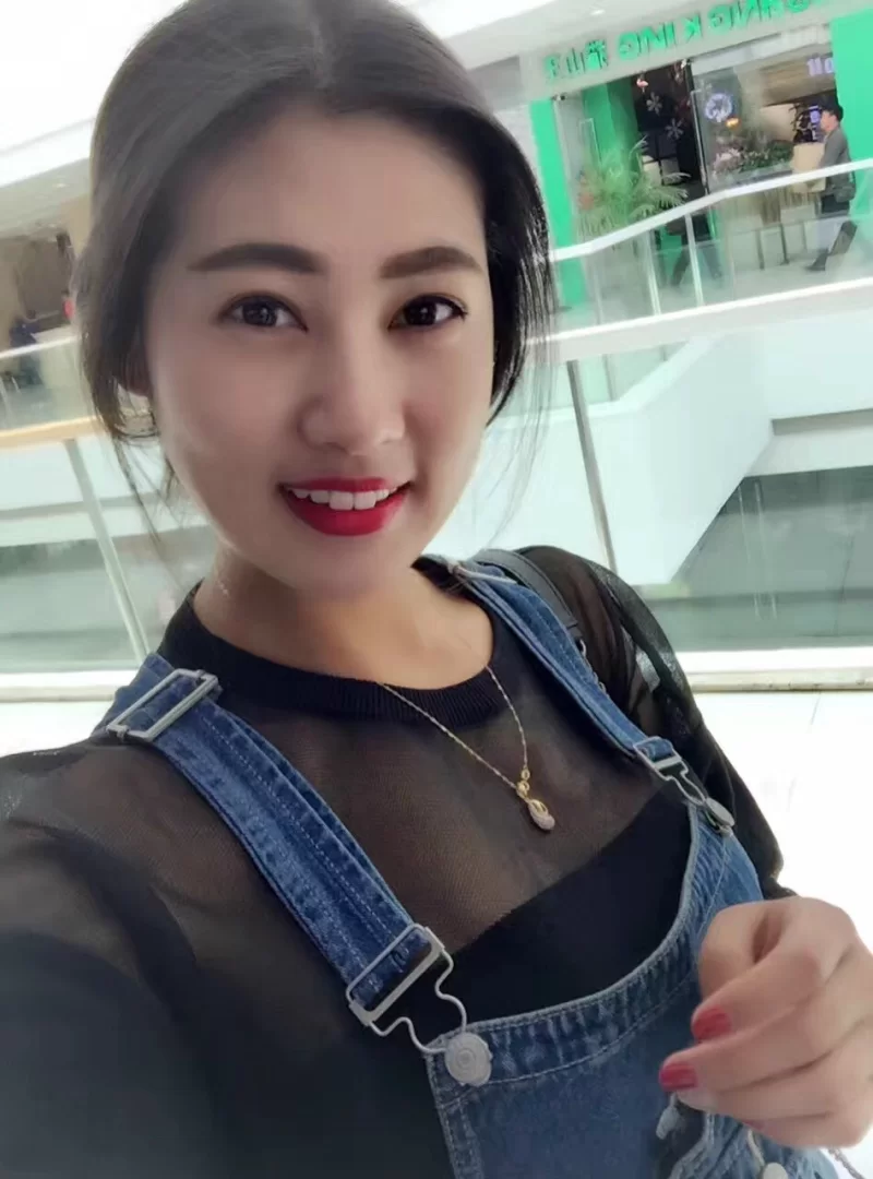 女神级妹子被下药后形象尽毁玩脸翻眼啪啪 - 细节图5