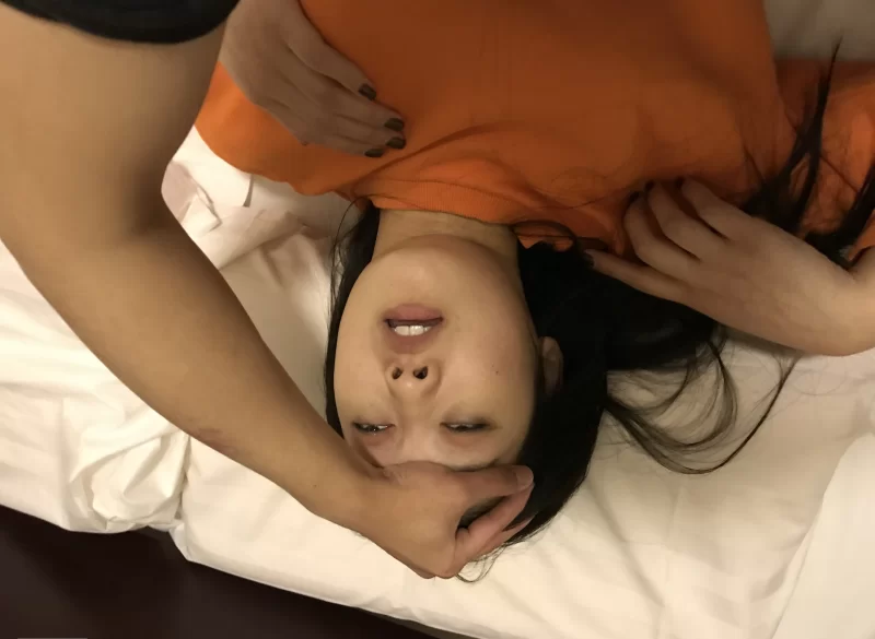 女神级妹子被下药后形象尽毁玩脸翻眼啪啪 - 细节图7