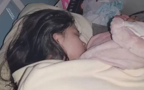迷奸18岁侄女竟是白虎最后内射 [1v+4G][百度盘]