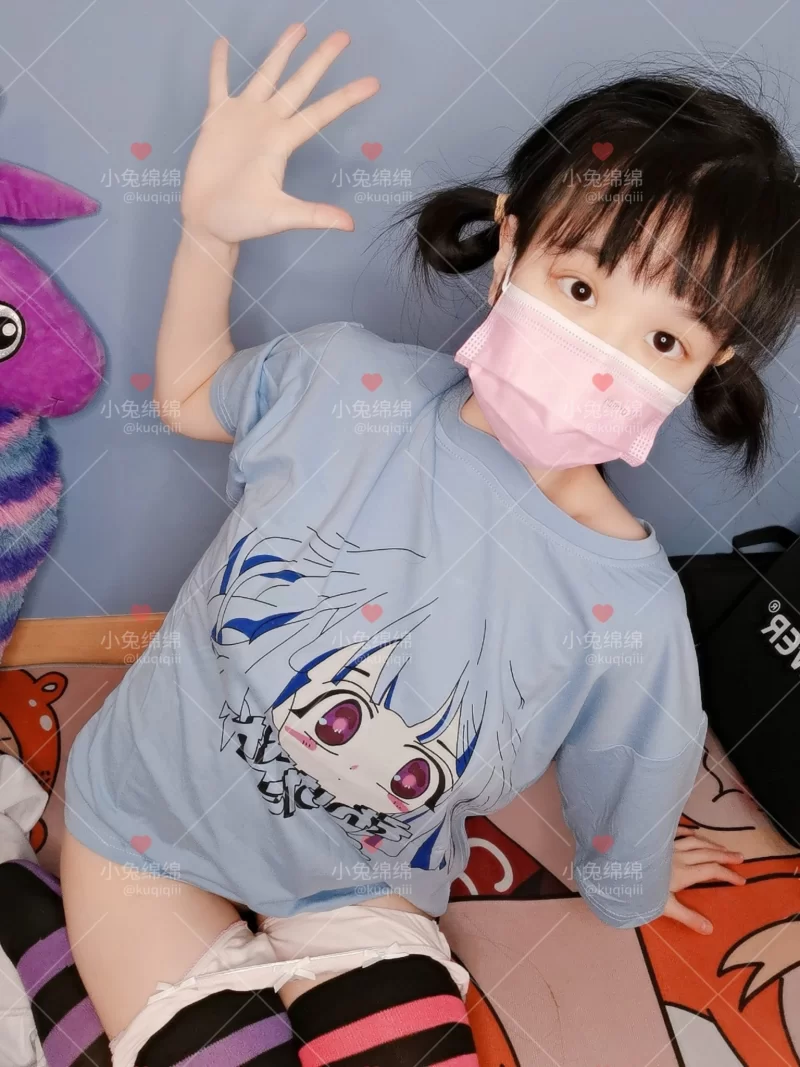 福利姬甜美萝莉自慰手指猛插粉嫩白虎穴 - 细节图6