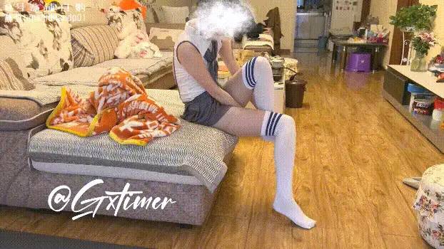 猛男打桩机『龙之介Gxtimer』JK过膝白袜 好多人说非常喜欢看这个女神 - 细节图1