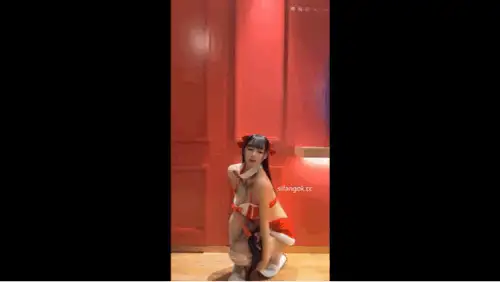 简鸽抖音巨乳纹身妹骚舞福利私拍小视频 - 细节图2