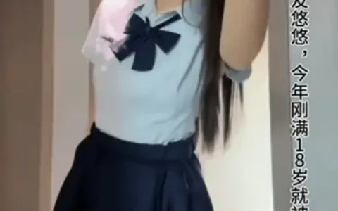 清纯女友悠悠被调教成妓女黑丝跪舔乱伦反差中配剧情[05:19/HD] [1v+887M]