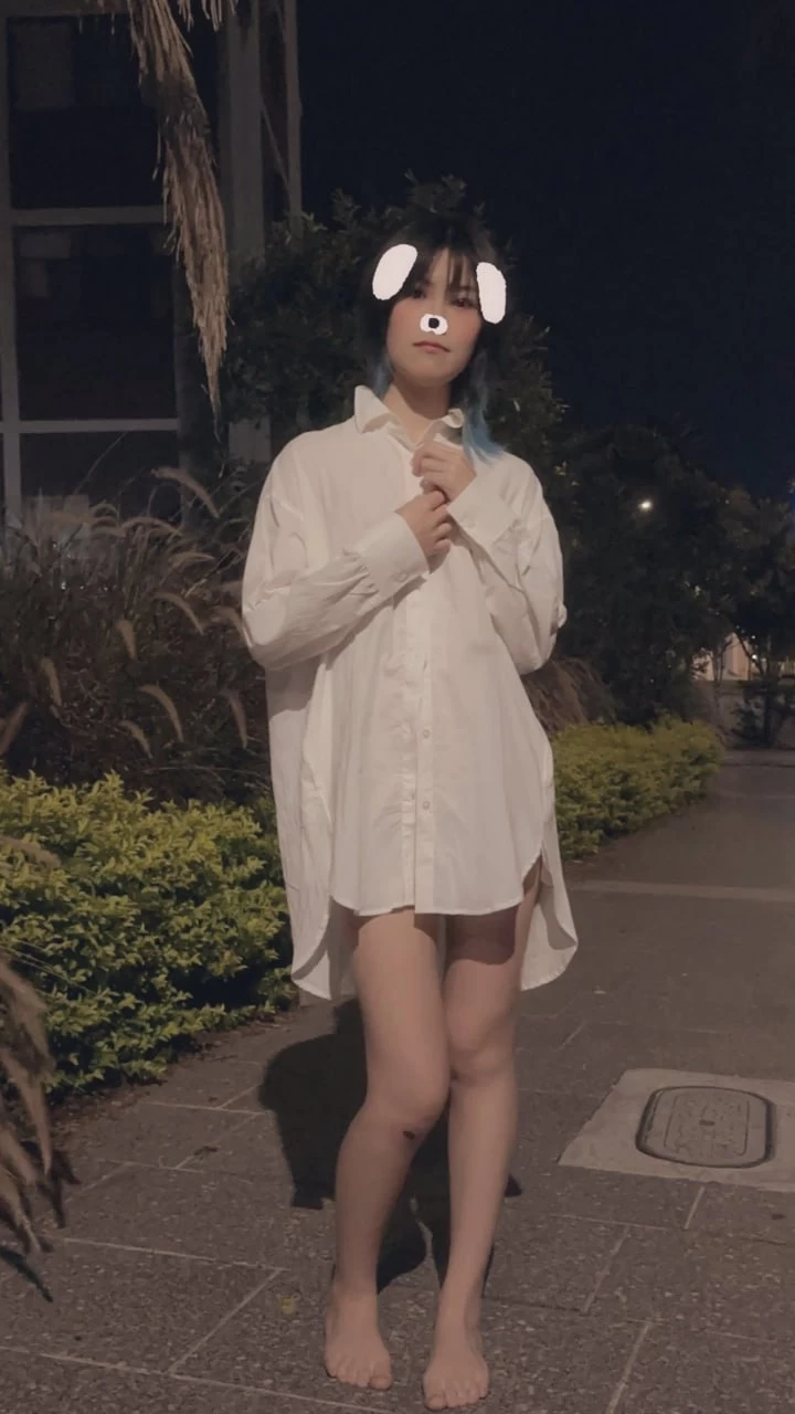 清纯眼镜妹反差露出 - 细节图8