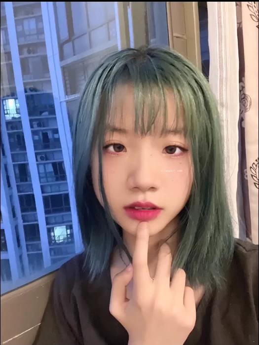 草莓猫咪最强反差少女啪啪啪自慰裸舞 - 细节图1
